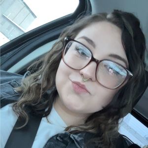 Meet your Posher, Lily